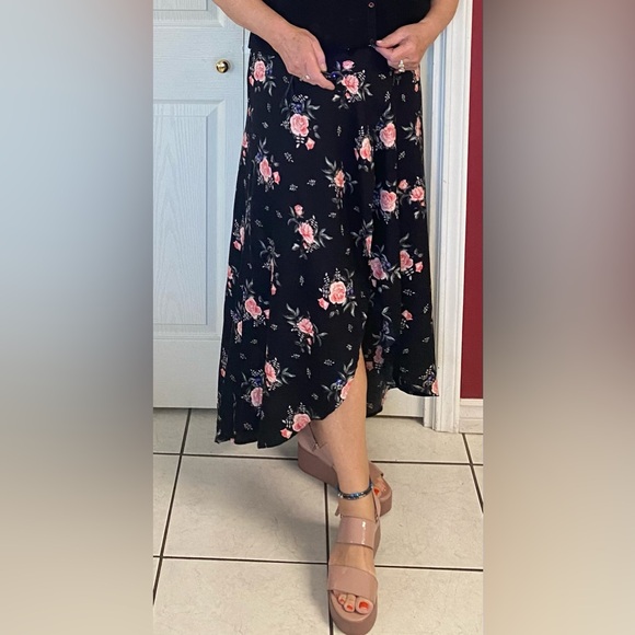 Women's Boho Floral Print Wrap Front Self Tie Knot Ruffle Hem Split Midi Skirt - Picture 10 of 12